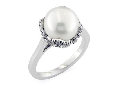 Anello con Perla su Cestino di Diamanti