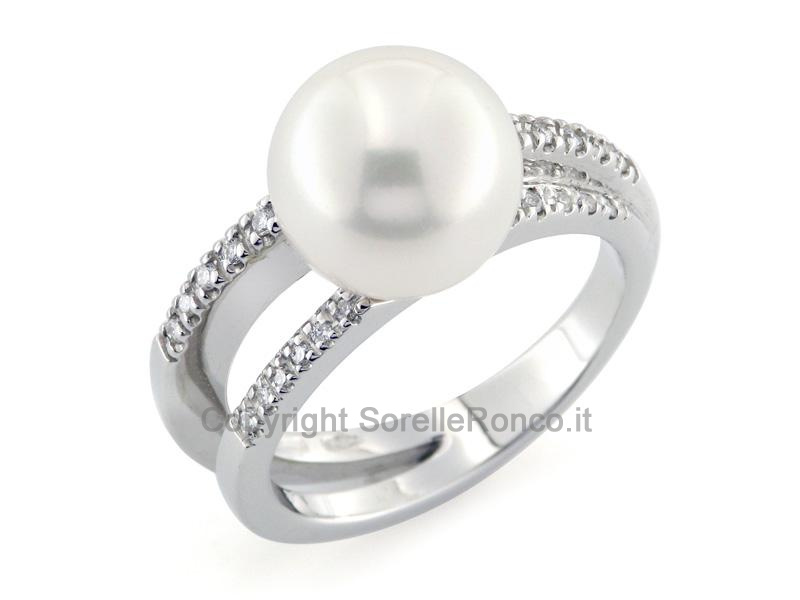 ANELLO IN ORO CON PERLA E DIAMANTI