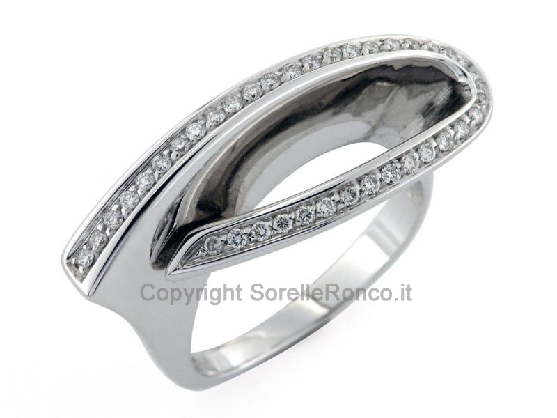 Anello fantasia oro con diamanti
