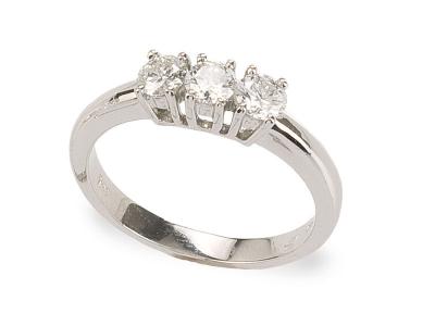 Anello Trilogy con Diamanti ct. 0.32