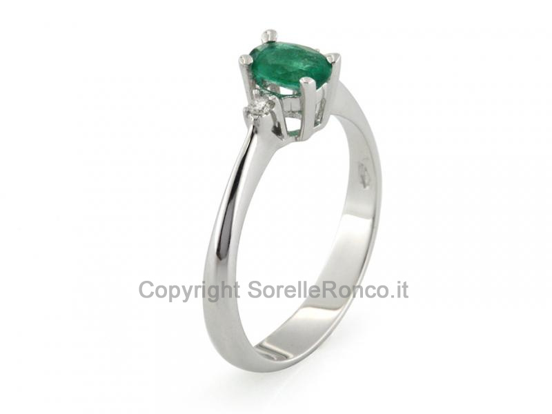 ANELLO IN ORO BIANCO DIAMANTI E SMERALDO
