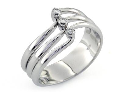 Anello Trilogy con Diamanti ct. 0.07