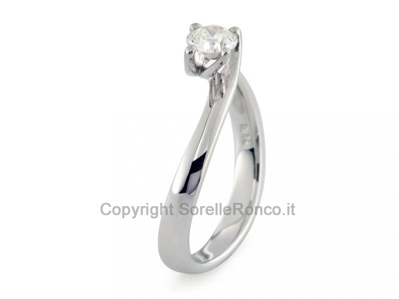 ANELLO CONTRARIE CON DIAMANTE CT. 0.36