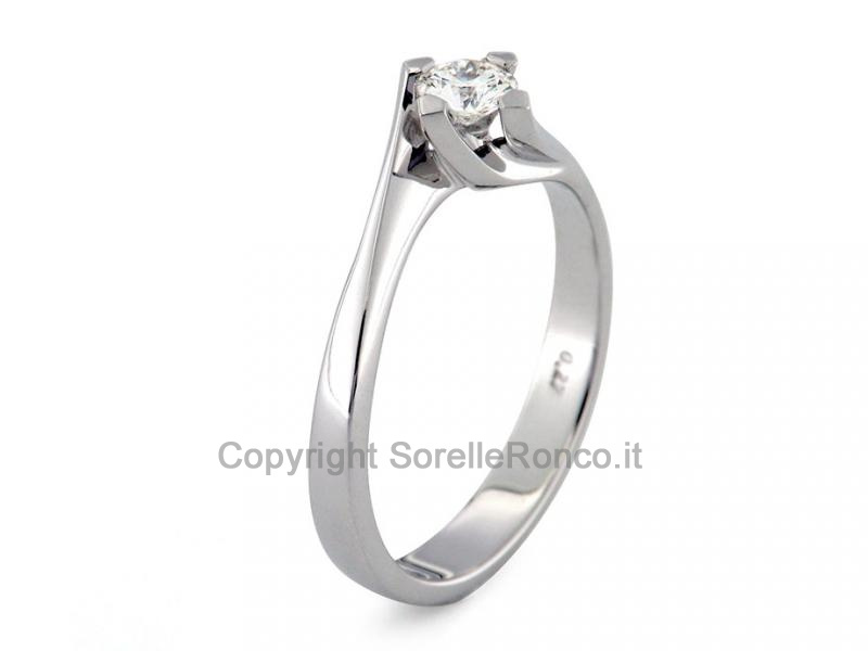 ANELLO SOLITARIO CON DIAMANTE DA 0.27 CT