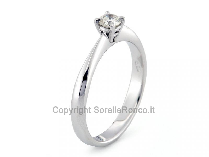 ANELLO SOLITARIO CON DIAMANTE 0.22 CT