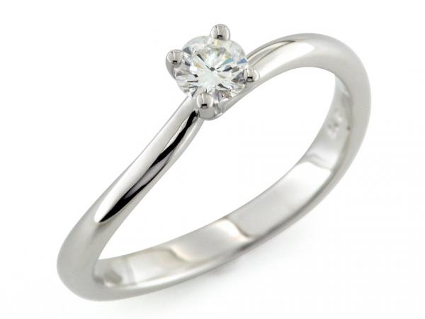 CF01121 - Anello con Diamante Solitario ct. 0.26