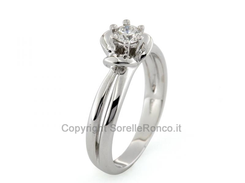 ANELLO SOLITARIO CON DIAMANTE CT 0.22
