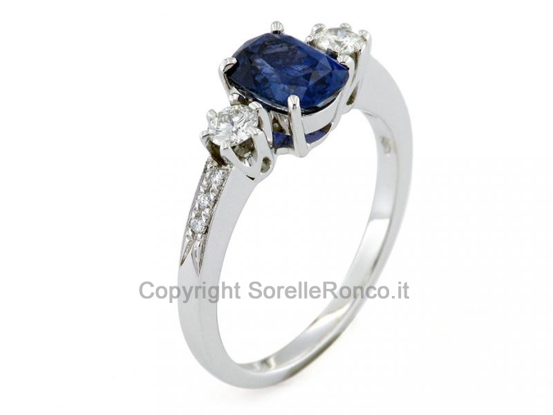 ANELLO IN ORO CON DIAMANTI E ZAFFIRO