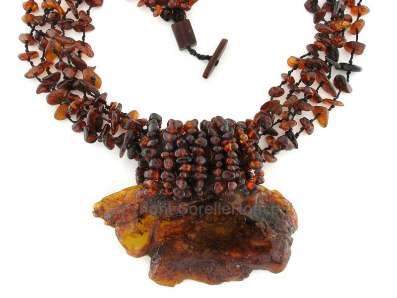 COLLANA CON AMBRA NATURALE BRUNA