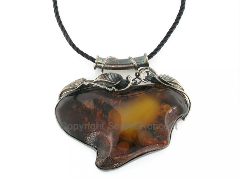 COLLANA CON PENDENTE AMBRA MISTA