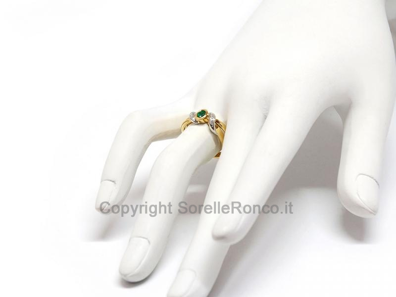 ANELLO CON DIAMANTI E SMERALDO 0.30 CT