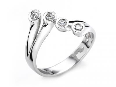 Anello Design con Zirconi