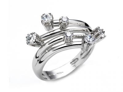 Anello Design con Zirconi