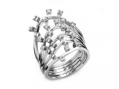 Anello Design con Zirconi