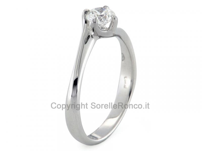 ANELLO SOLITARIO CON DIAMANTE 0.45 CT