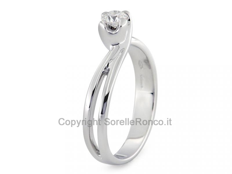 ANELLO SOLITARIO CON DIAMANTE DA 0.22 CT