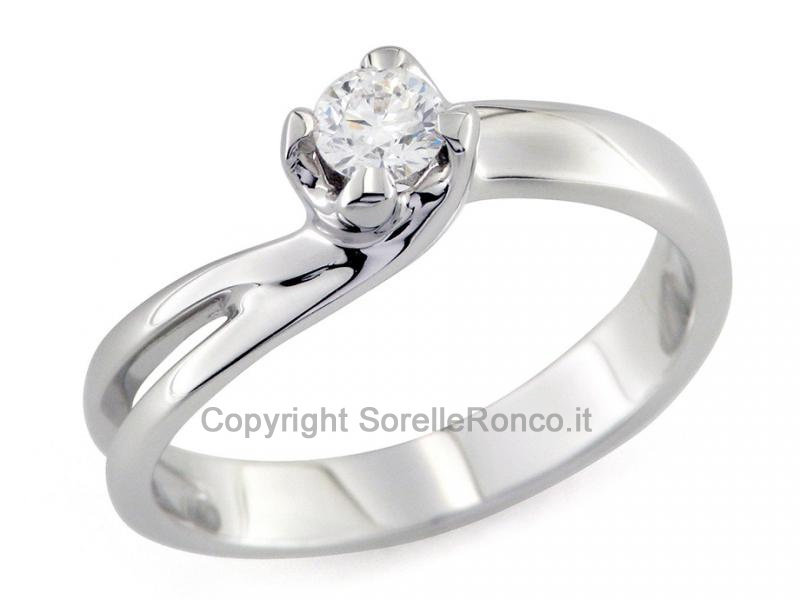 ANELLO SOLITARIO CON DIAMANTE DA 0.22 CT