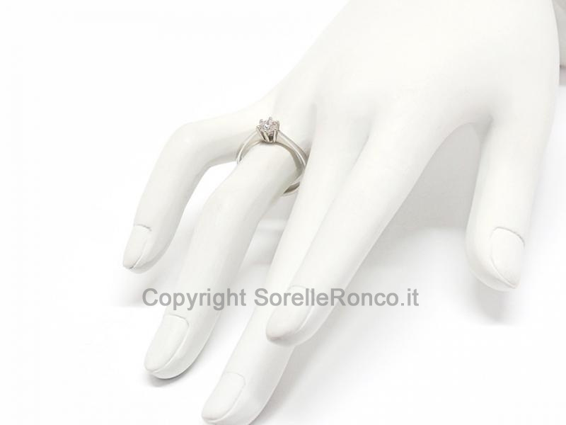 ANELLO SOLITARIO CON DIAMANTE DA 0.50 CT