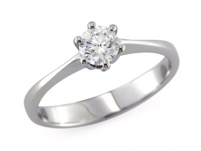 Anello Solitario con Diamante da 0.50 Ct