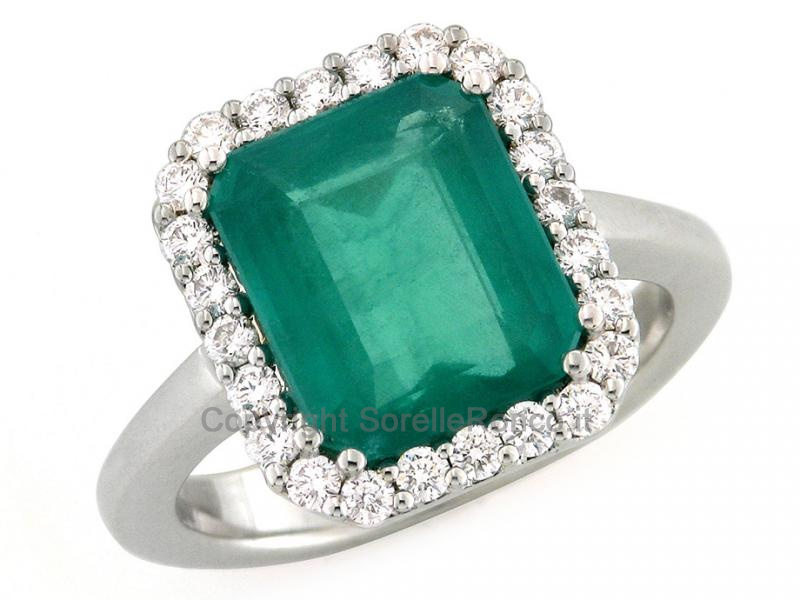 ANELLO CON DIAMANTI E SMERALDO 3.79 CT