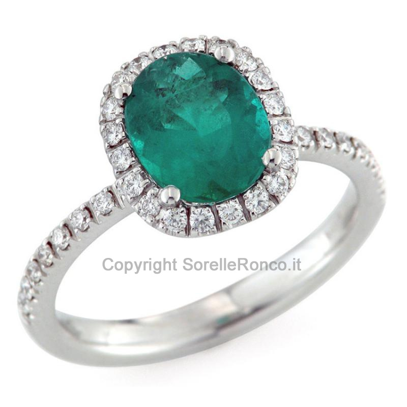 ANELLO SMERALDO OVALE MODELLO HALO CON DIAMANTI