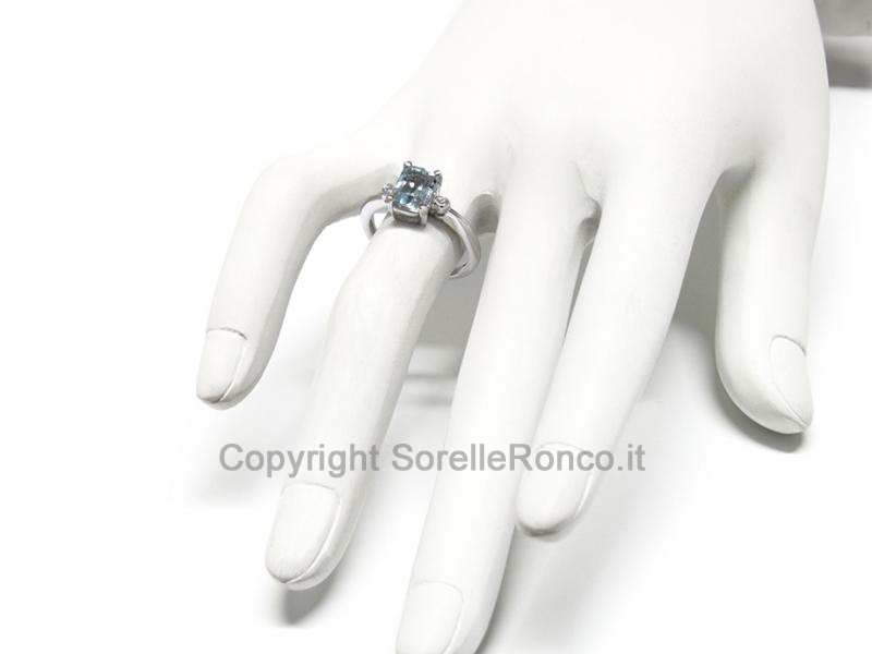 ANELLO IN ORO CON ACQUAMARINA 1.50 CT
