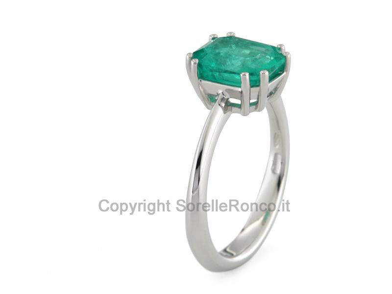ANELLO IN ORO BIANCO CON SMERALDO 2.50 CT