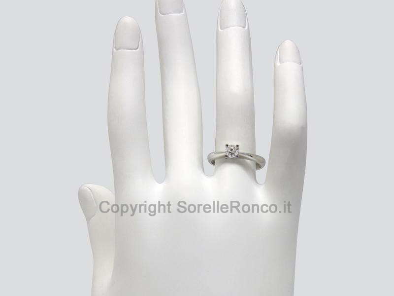 ANELLO SOLITARIO ORO E DIAMANTE 0.32 CT.