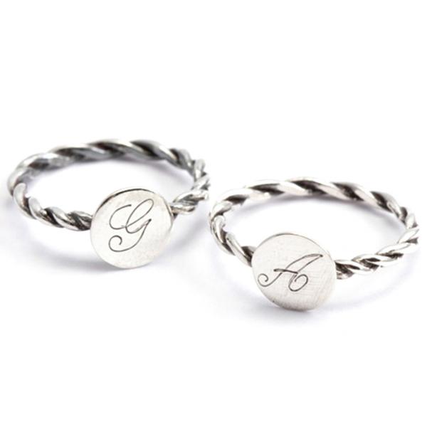 CF02223 - Anello Nelson Iniziale A Argento Intrecciato