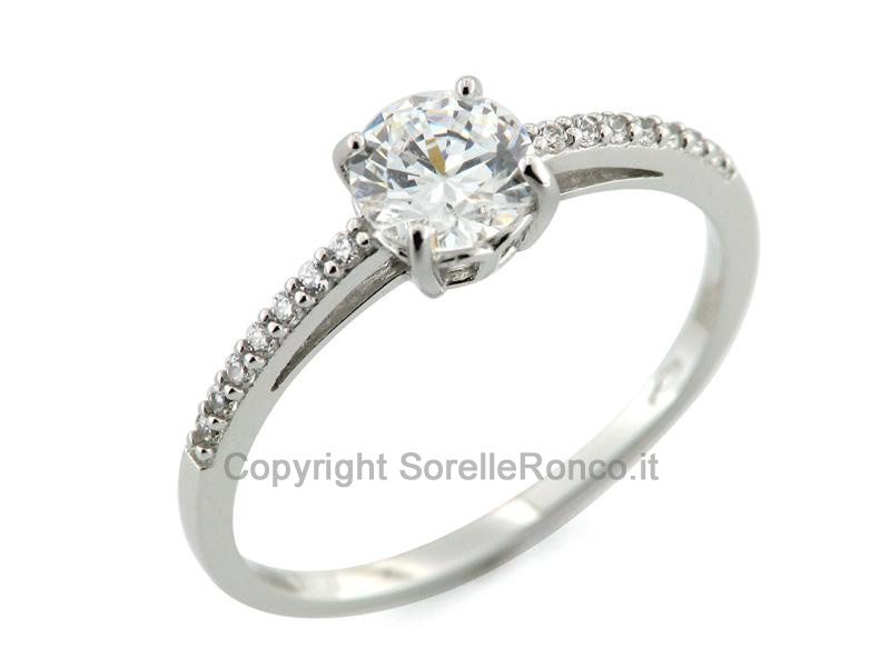 ANELLO SOLITARIO CON ZIRCONI
