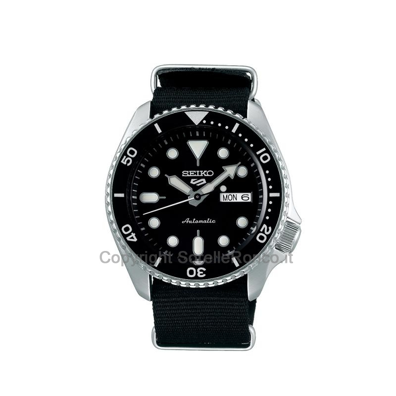 SEIKO 5 NERO AUTO CINTURINO NATO NYLON 42,5MM