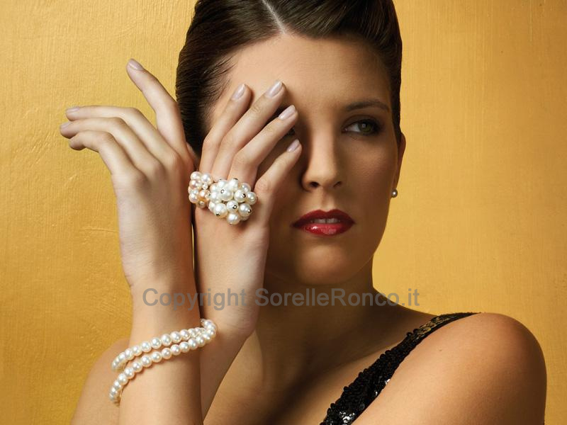 ANELLO IN ORO CON PERLE